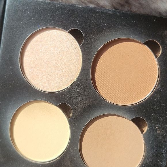 Anastasia Beverly Hills Contour Kit - Picture 4 of 4
